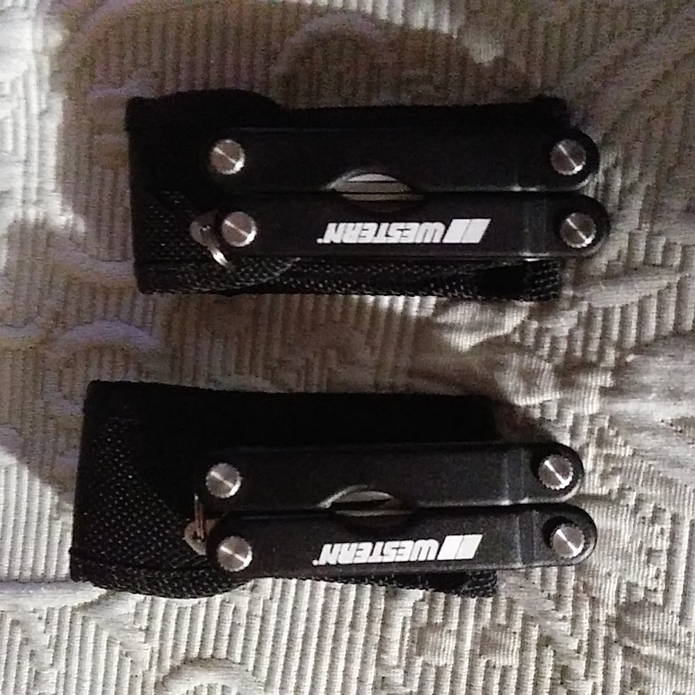(2) Western Multi Pocket Tool Set